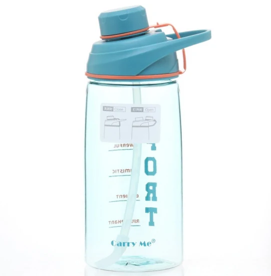 Tasse à eau en plastique à faible MOQ avec bouteille d'eau de sport en plein air avec couvercle en paille